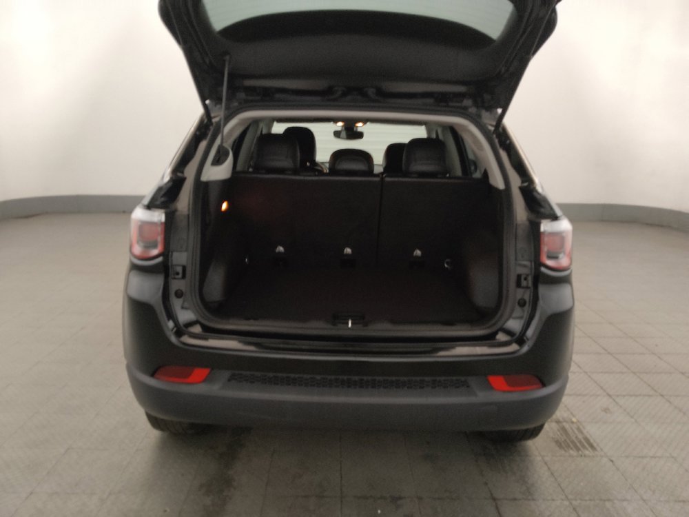 Used 2018 Jeep Compass Latitude w/ Cold Weather Group AWD/4WD image 29