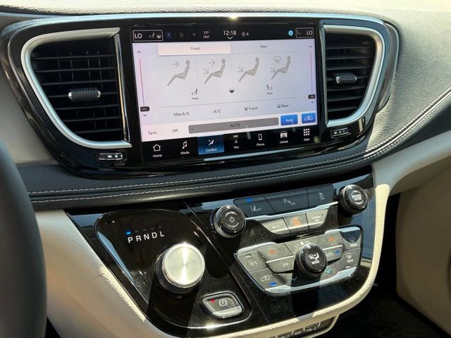 Certified 2024 Chrysler Pacifica Select image 20