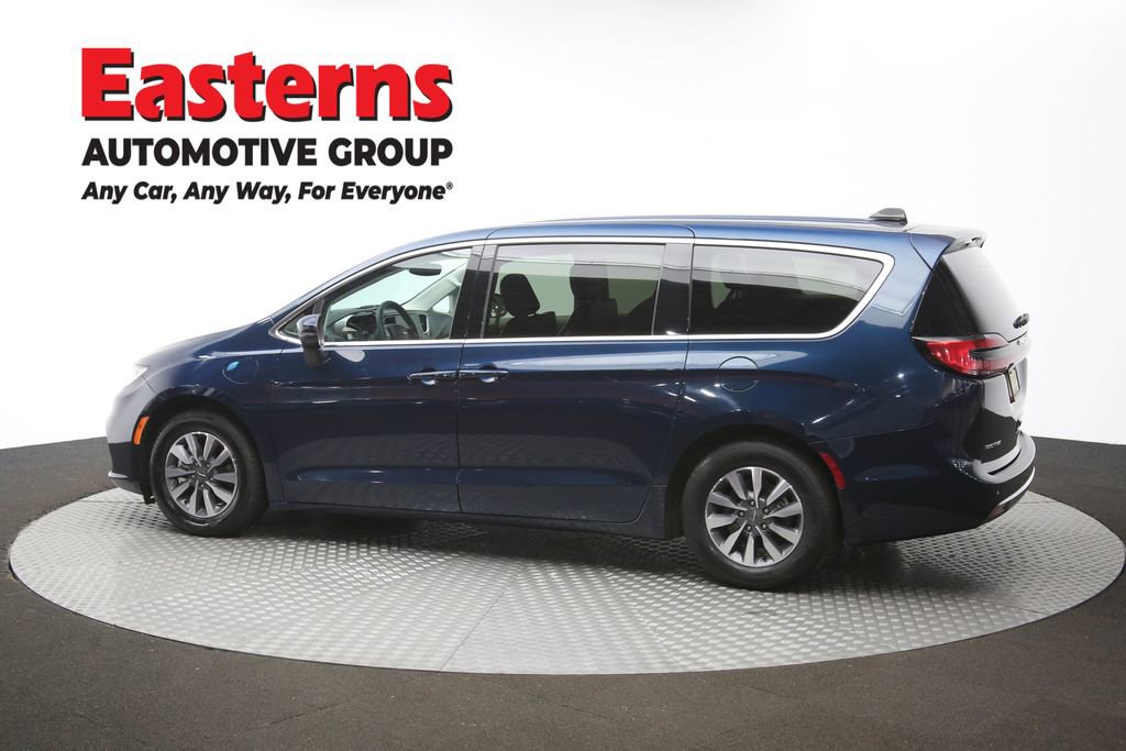 Used 2023 Chrysler Pacifica Touring-L FWD image 64