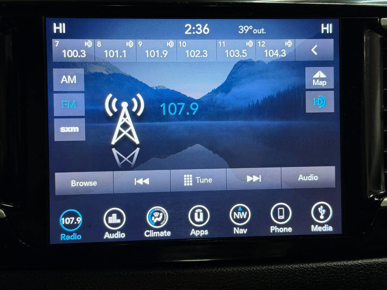 Used 2019 Chrysler Pacifica Touring Plus FWD image 38