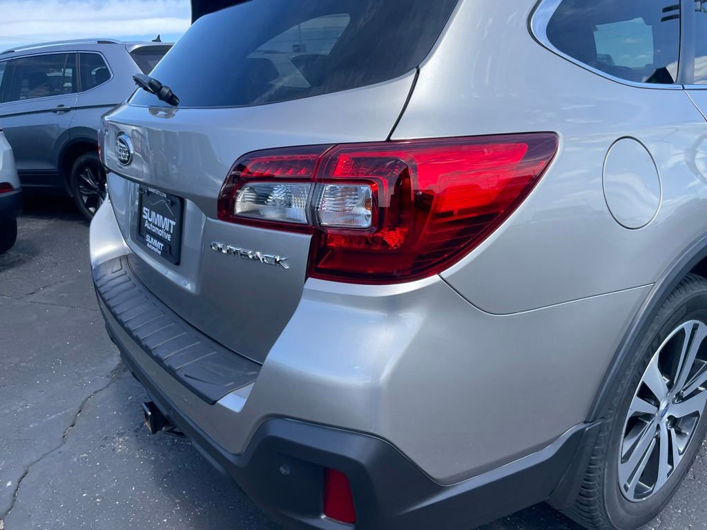 Used 2018 Subaru Outback 2.5i Limited AWD/4WD image 30