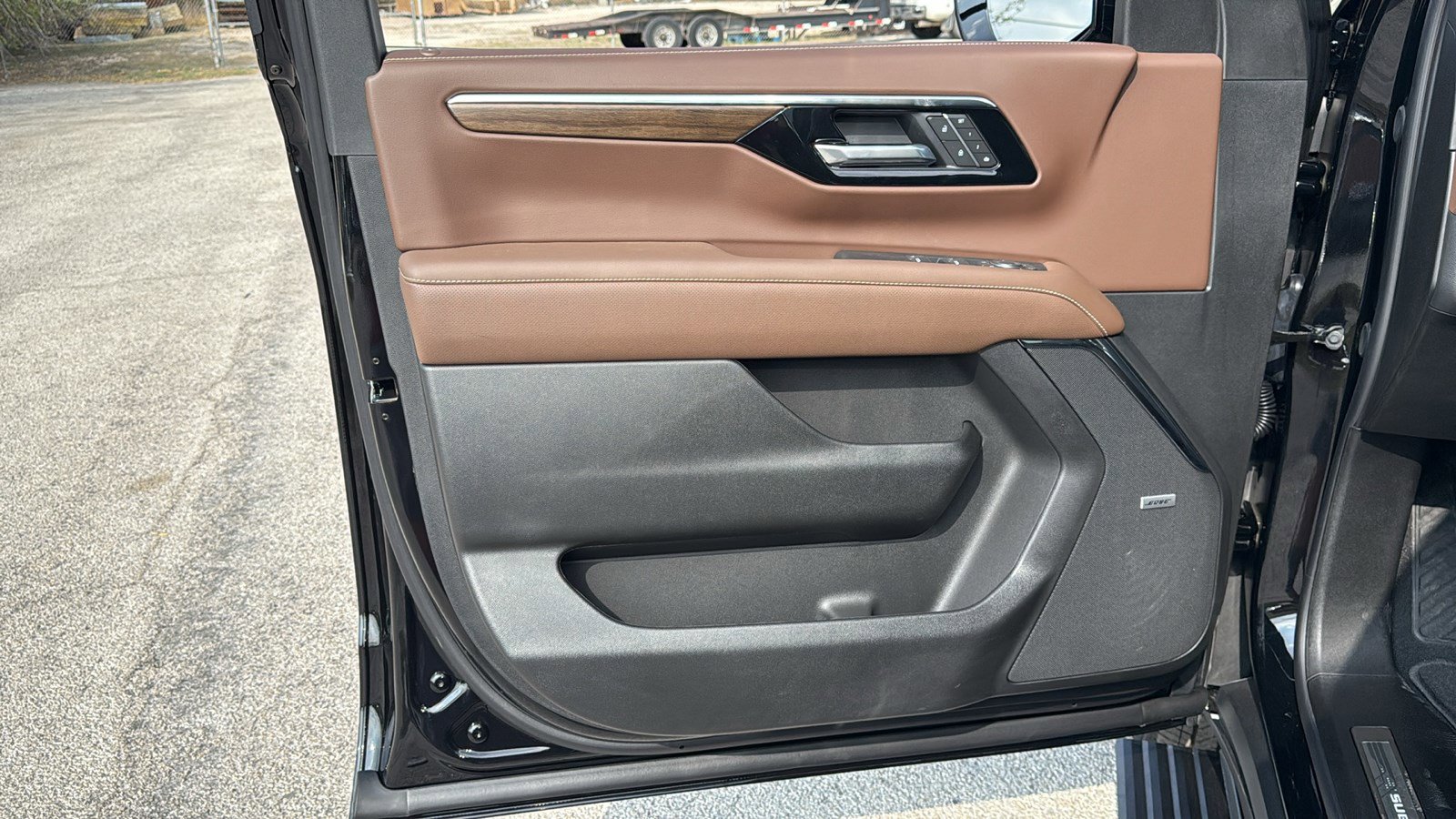 New 2026 Chevrolet Suburban High Country image 8