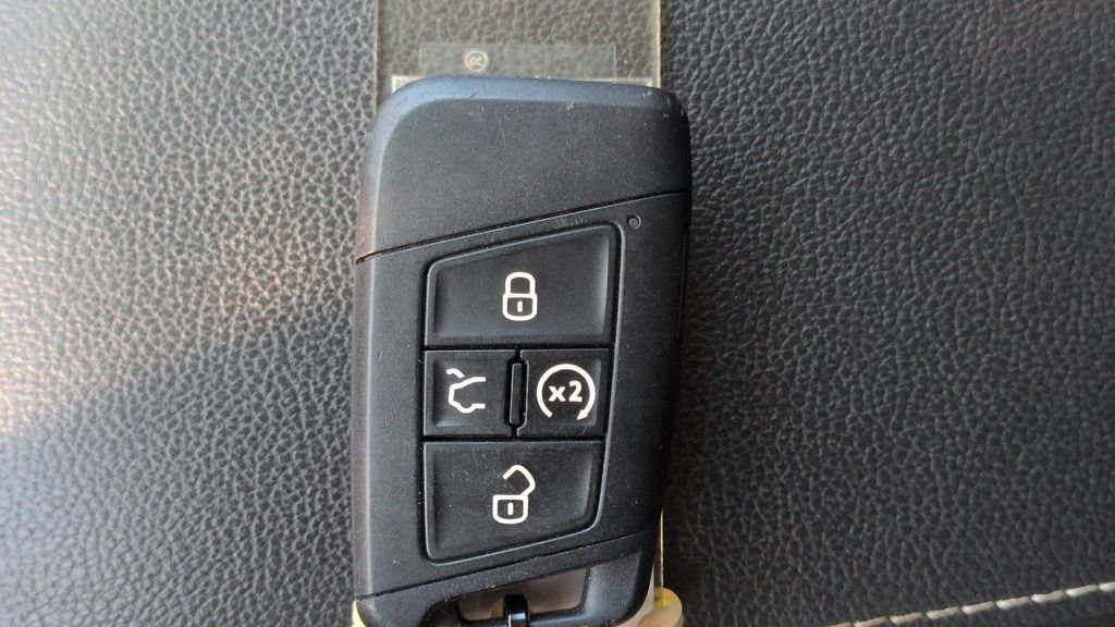 Used 2024 Volkswagen Tiguan SE AWD/4WD image 22