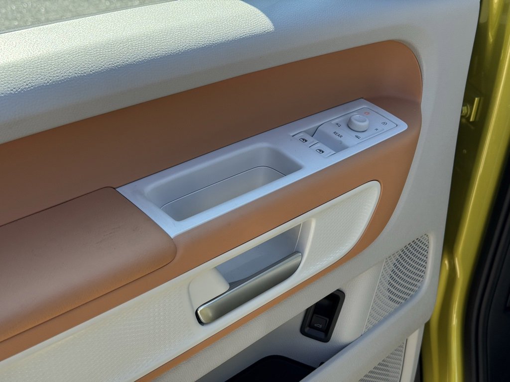 New 2025 Volkswagen ID. Buzz 1st Edition image 17