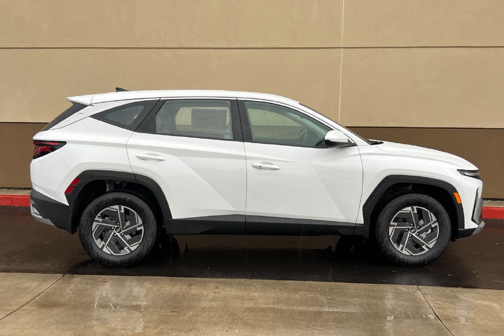 New 2026 Hyundai Tucson Blue SE AWD/4WD image 4