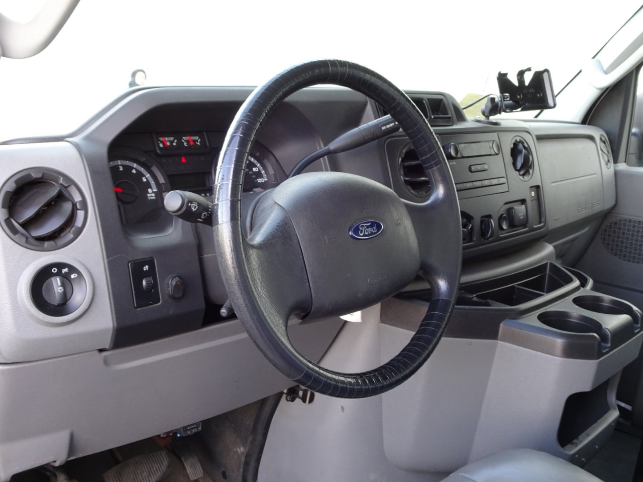 Used 2014 Ford E-250 and Econoline 250 E-250 Recreational w/ Power Group image 11