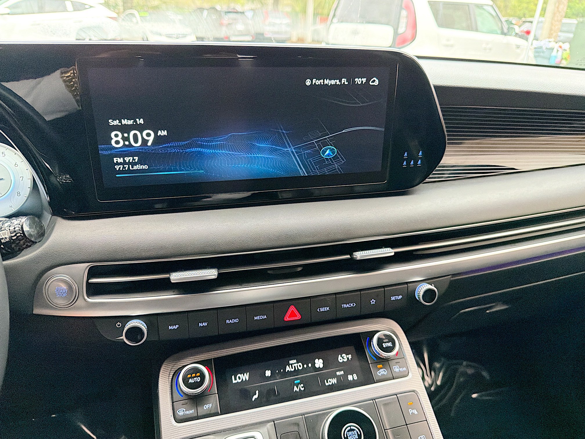 Used 2024 Hyundai Palisade Calligraphy image 30