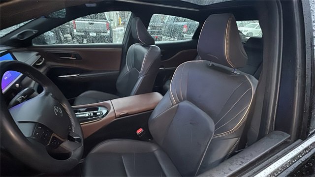 Used 2024 Toyota Crown Limited image 25