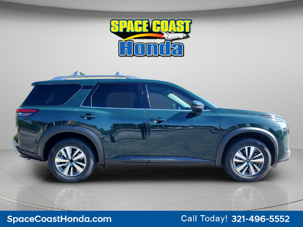 Used 2023 Nissan Pathfinder SL w/ Lighting Package (N92) FWD image 2
