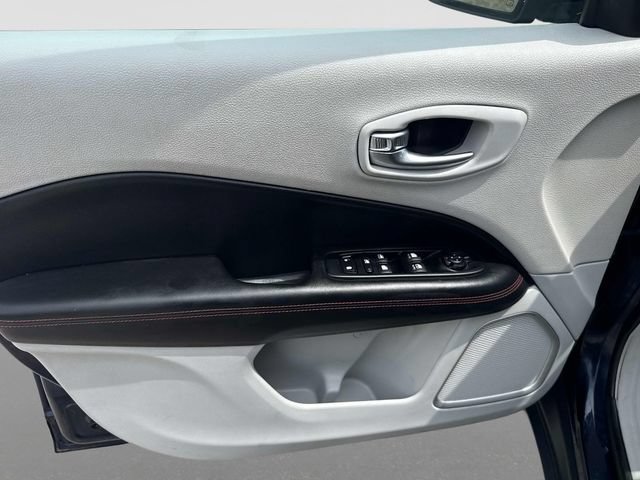 Used 2020 Jeep Compass Limited AWD/4WD image 12
