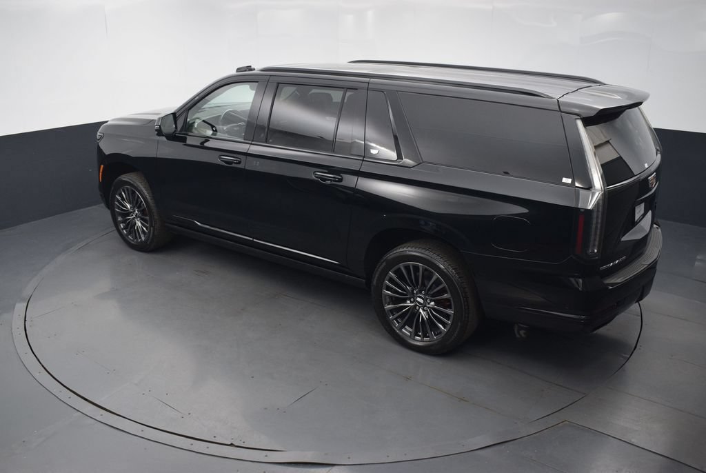 Used 2026 Cadillac Escalade ESV Platinum Sport w/ LPO, Floor Liner Package AWD/4WD image 44