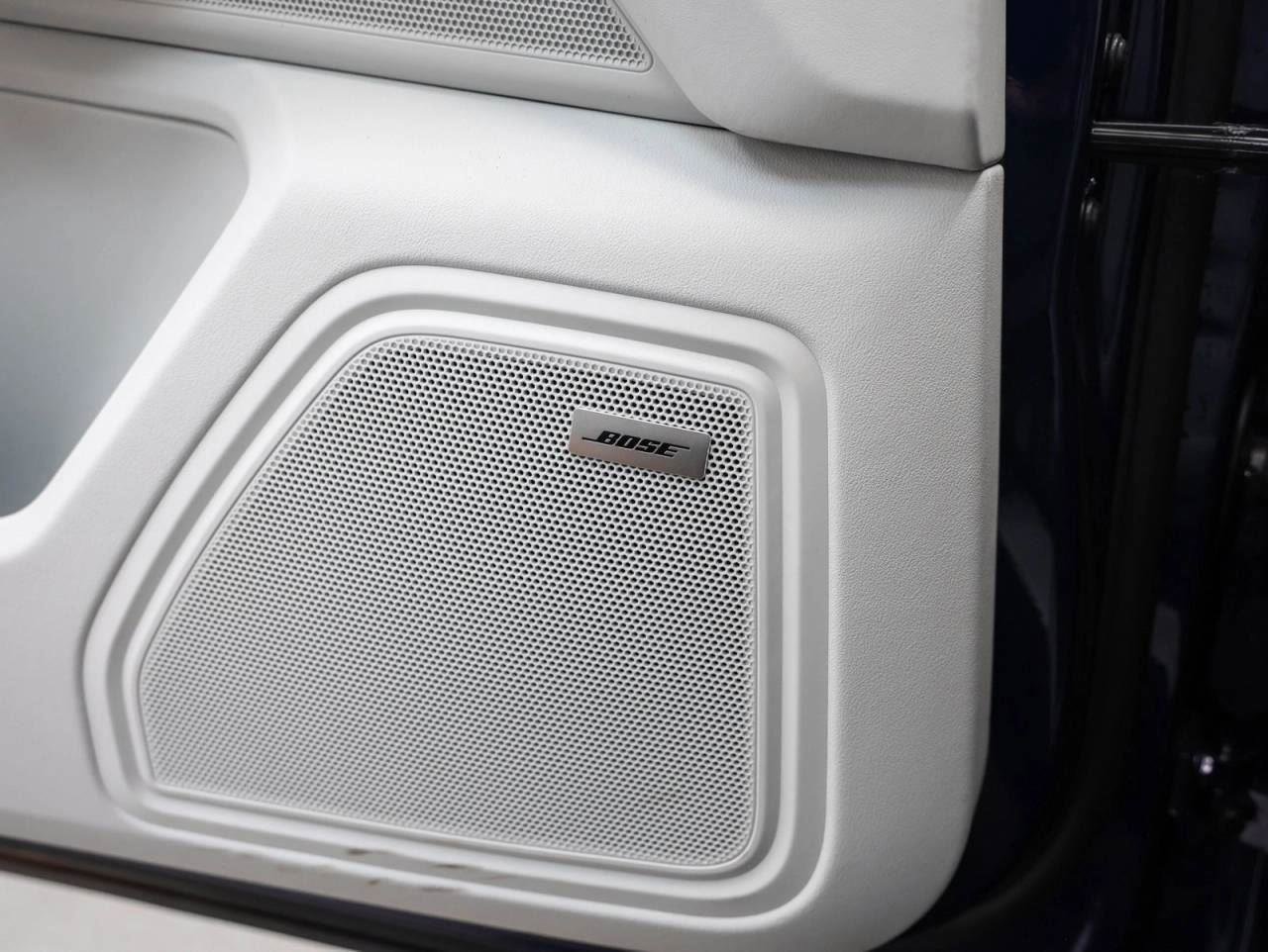 New 2025 Porsche Macan image 39