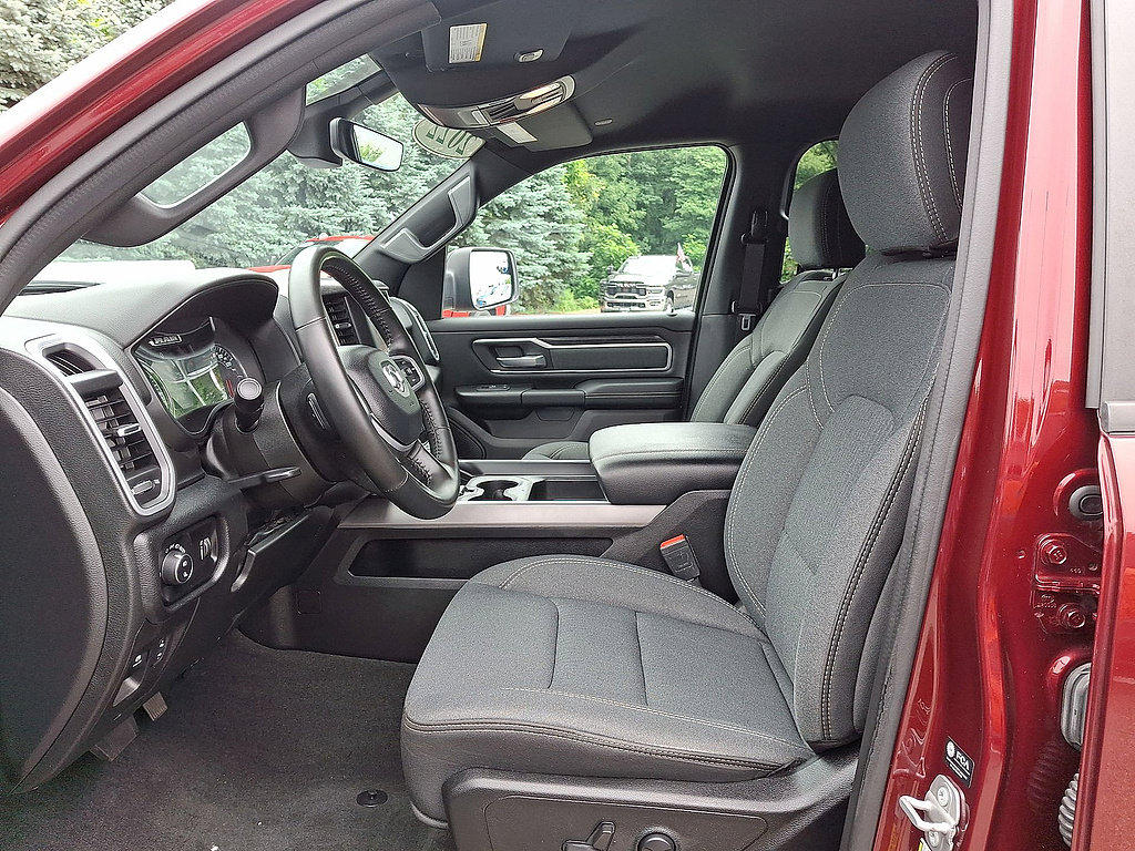Used 2022 RAM 1500 Big Horn AWD/4WD image 11