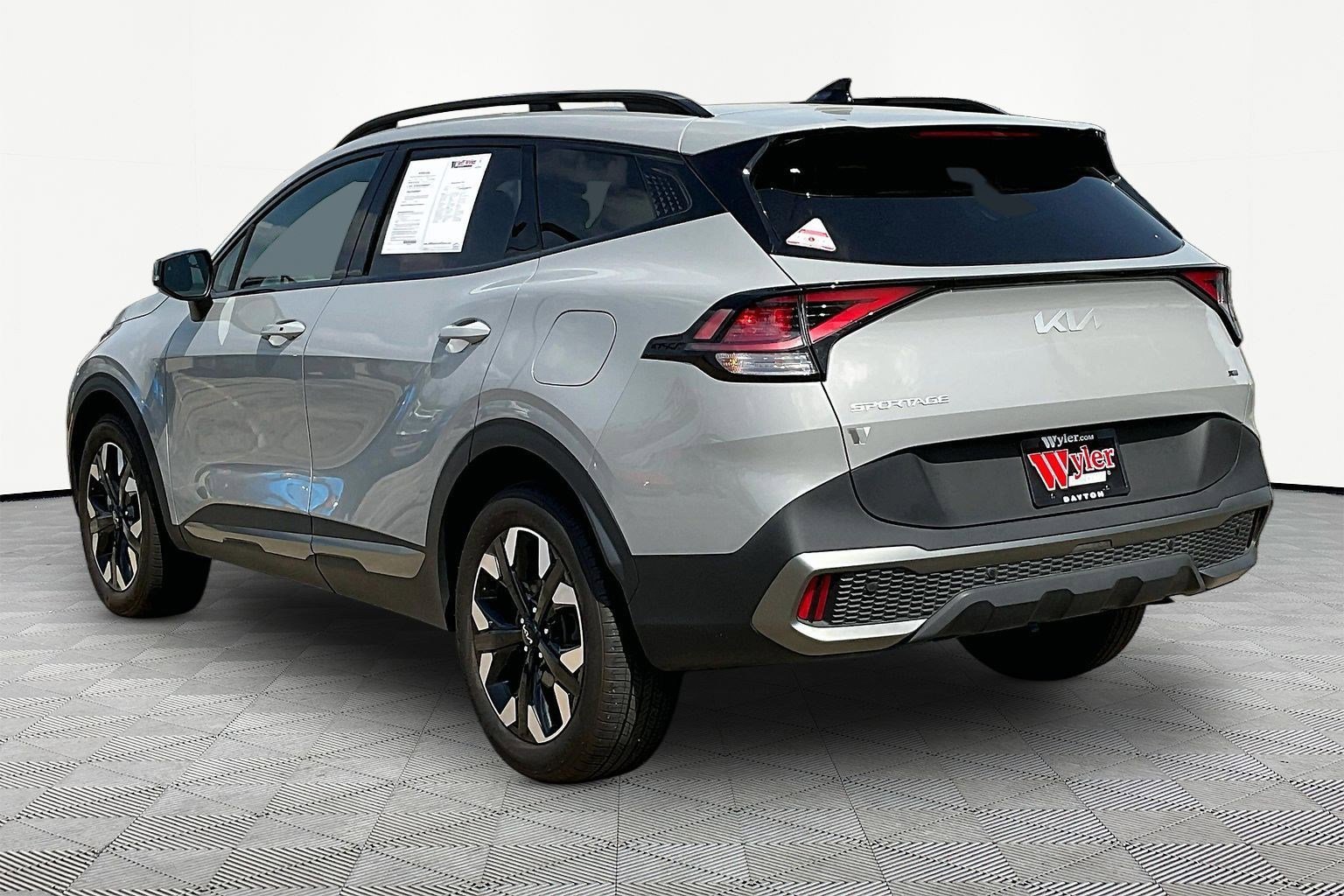 Used 2024 Kia Sportage X-Line w/ X-Line Premium Package image 4