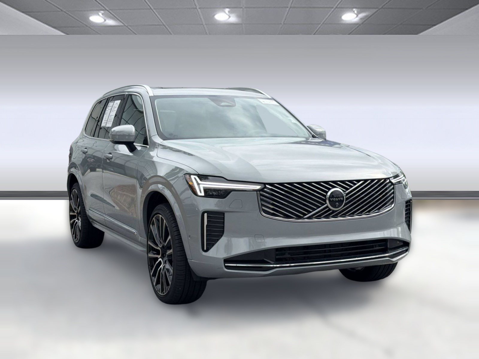 Certified 2025 Volvo XC90 B5 Plus AWD/4WD image 7
