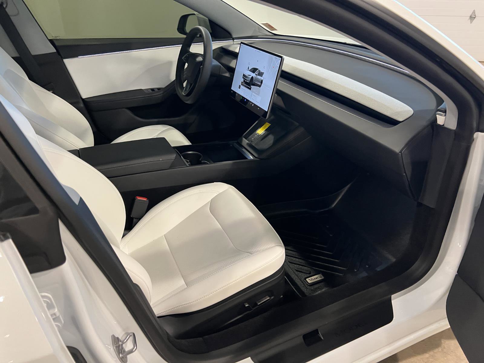 Used 2025 Tesla Model 3 Long Range image 36
