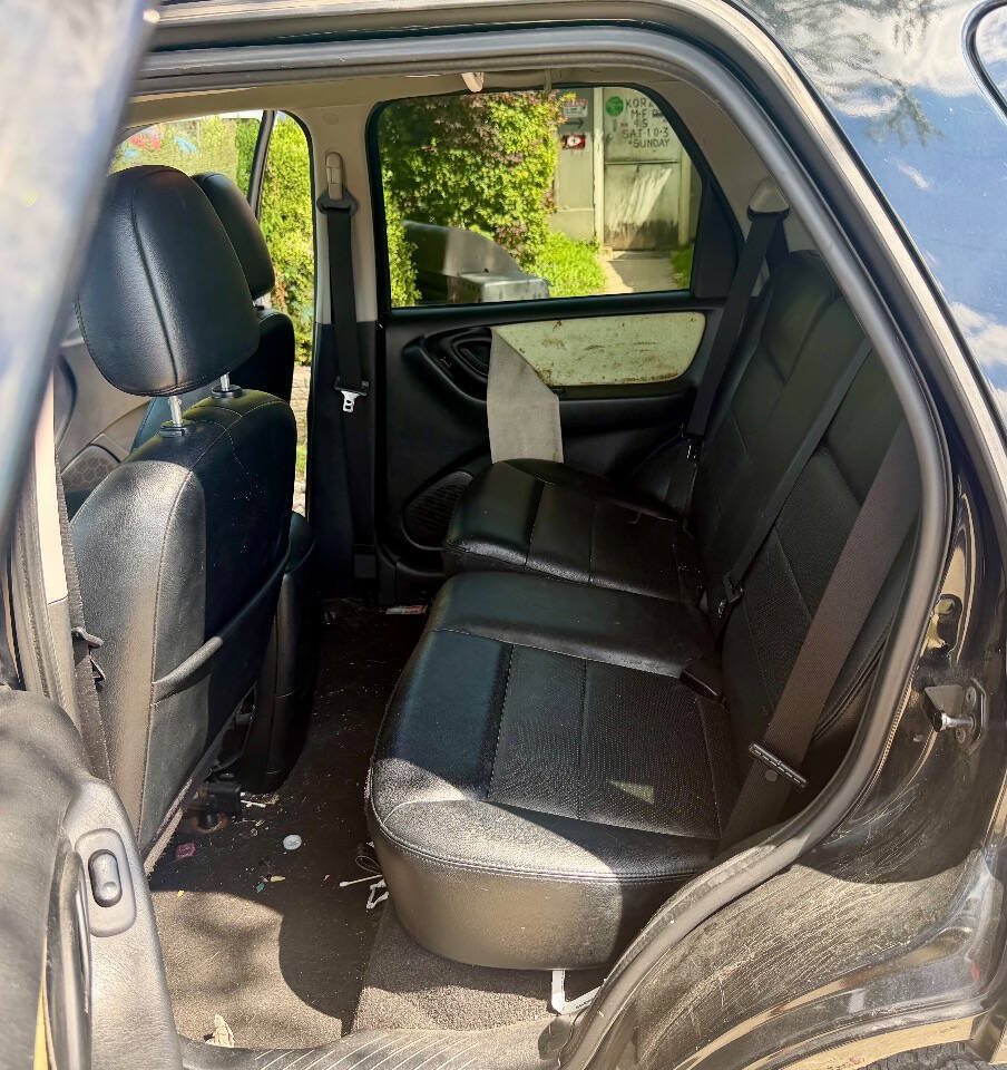 Used 2005 Ford Escape Limited FWD image 12