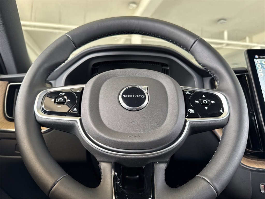 New 2026 Volvo XC60 B5 Plus w/ Protection Package Premier image 23
