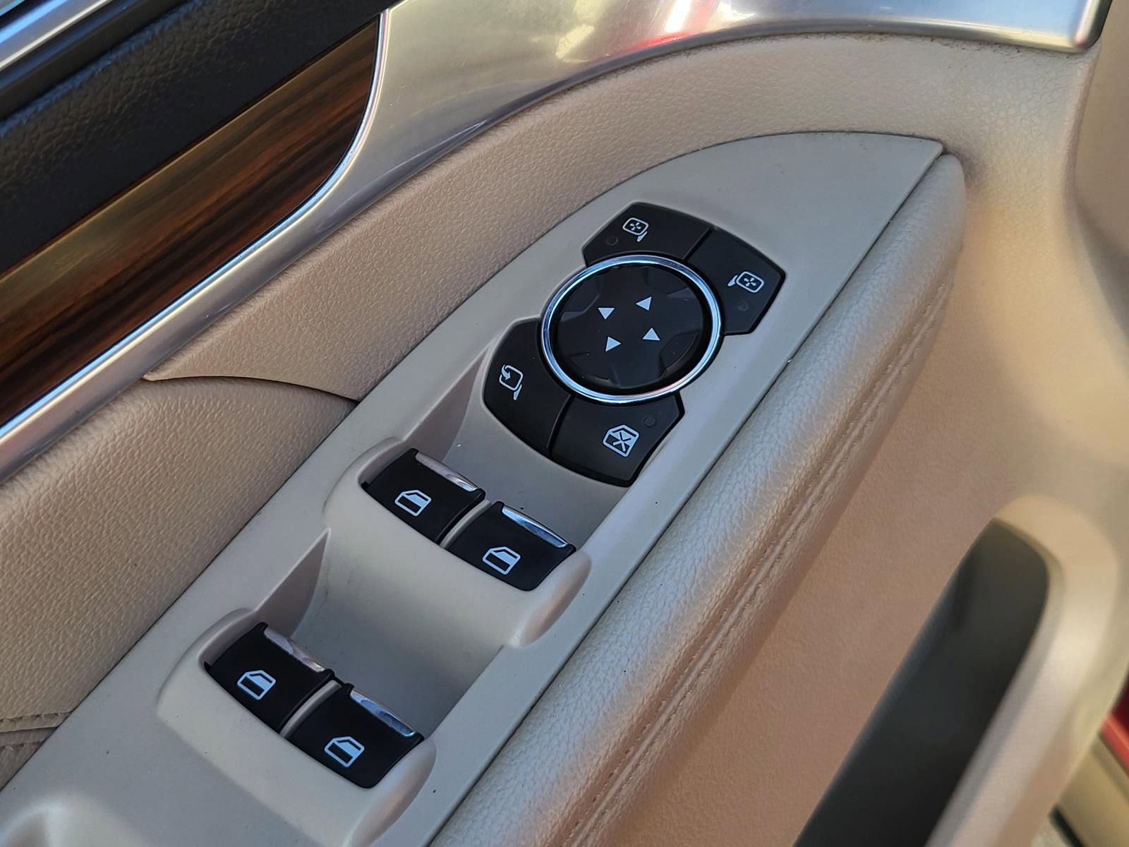 Used 2018 Ford Explorer Limited image 25