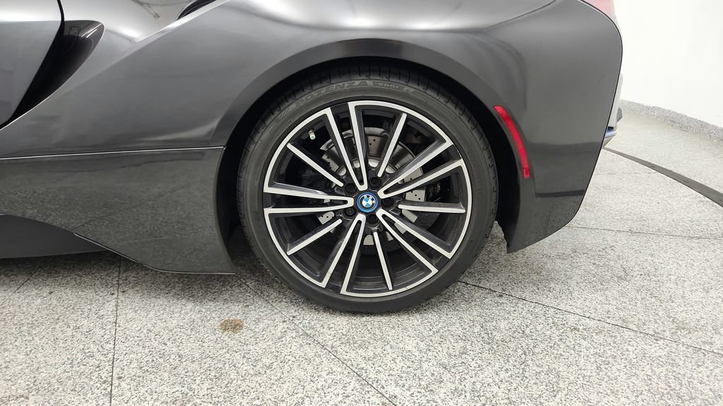Used 2019 BMW i8 Roadster AWD/4WD image 16