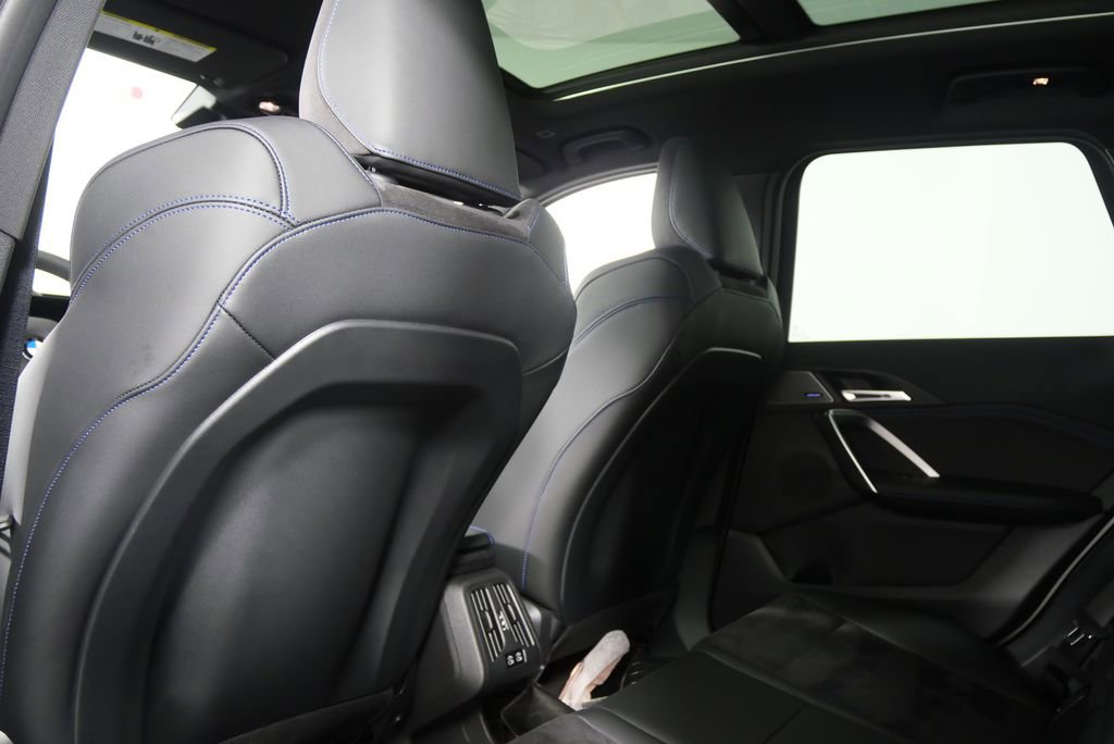 Used 2026 BMW X1 xDrive28i w/ Technology Package image 17