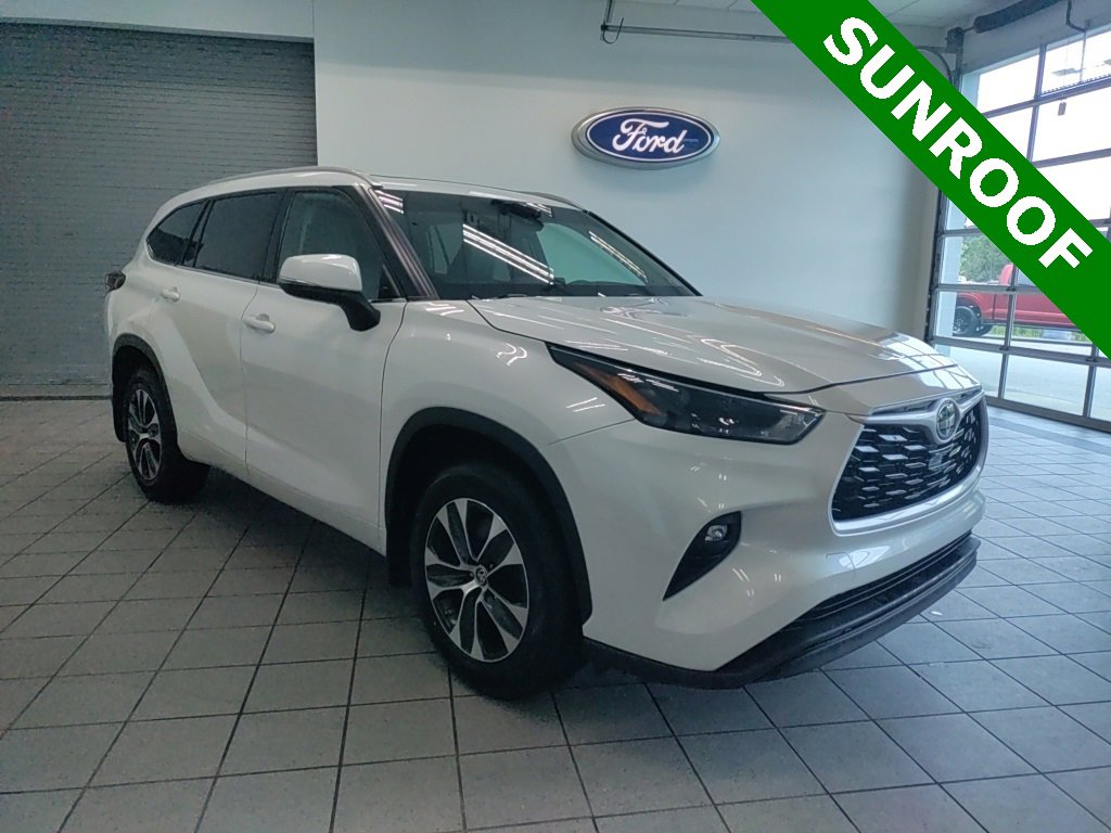 Used 2022 Toyota Highlander XLE