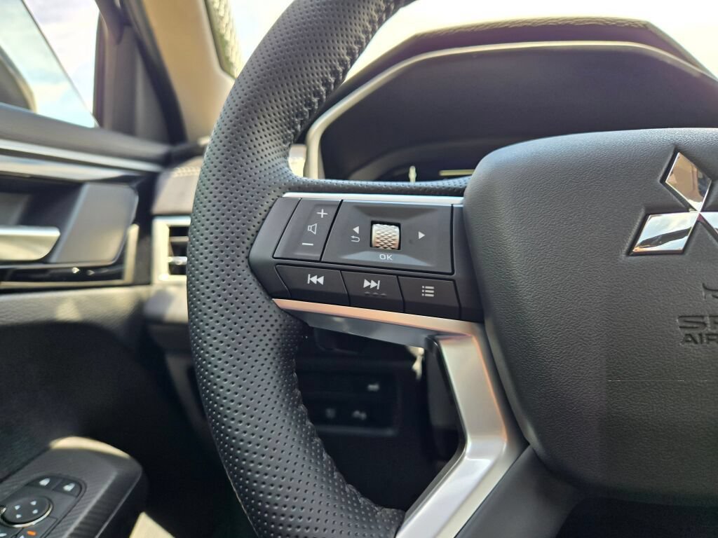 New 2026 Mitsubishi Outlander SE AWD/4WD image 30