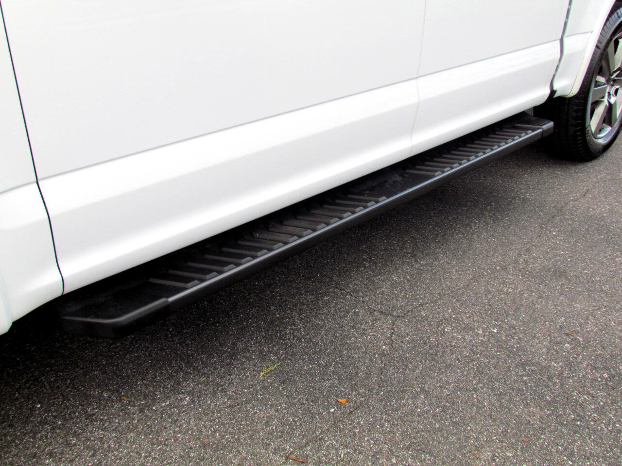 Used 2017 Ford F150 Lariat image 14