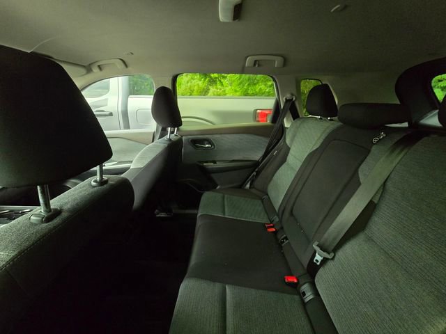 Used 2023 Nissan Rogue SV FWD image 11