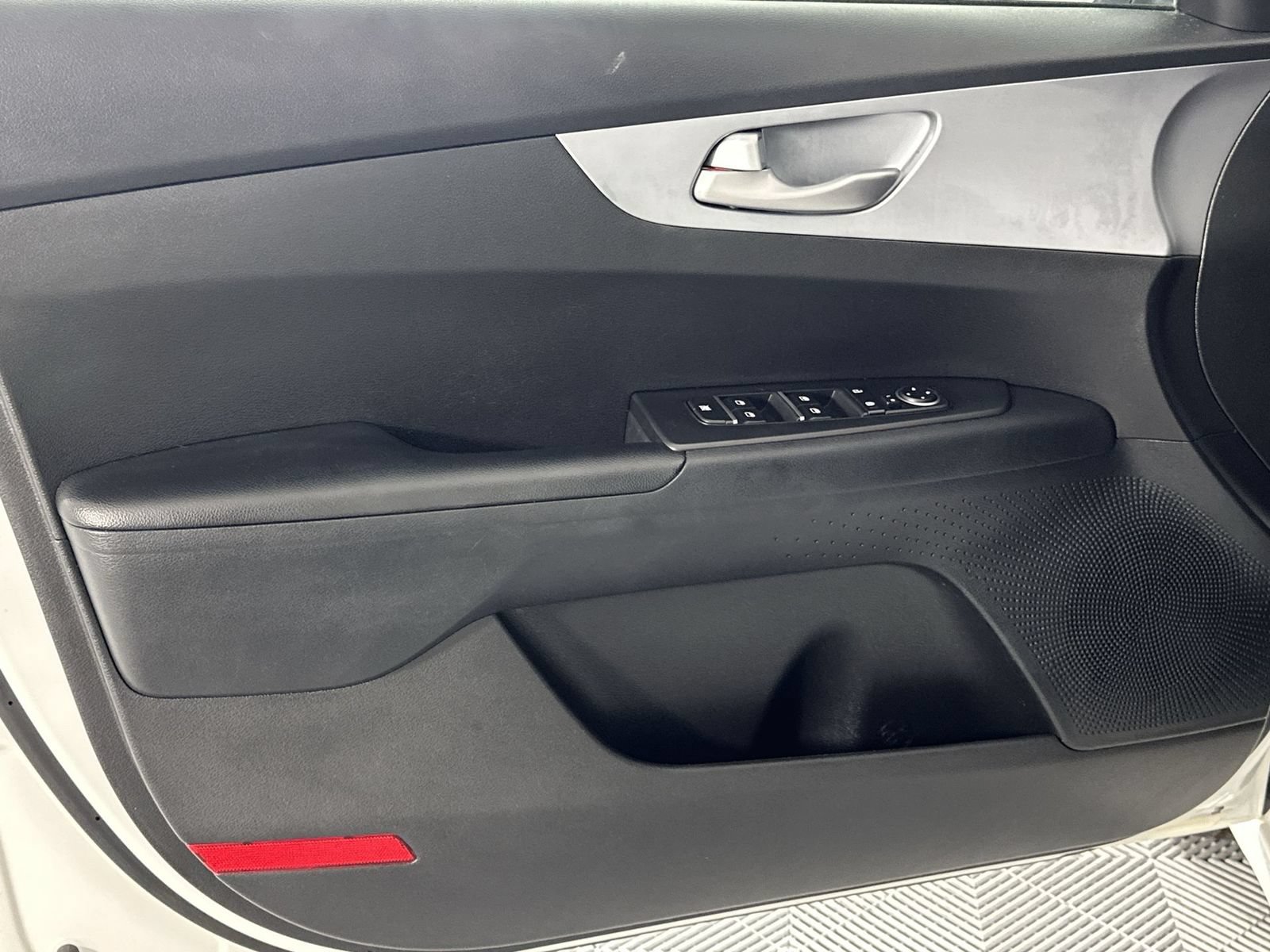 Used 2023 Kia Forte LXS FWD image 29