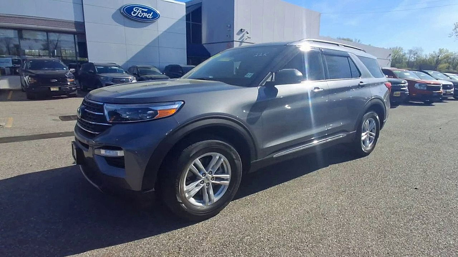 Certified 2022 Ford Explorer XLT w/ Equipment Group 202A image 4