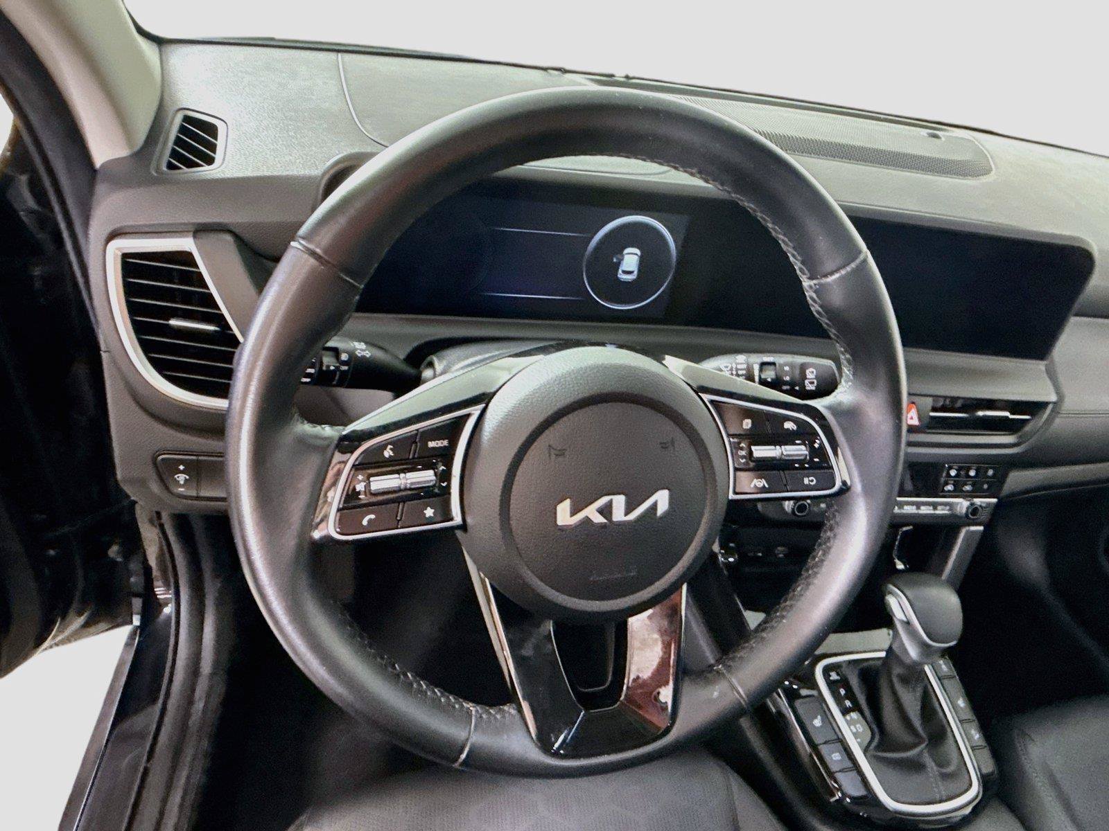 Used 2024 Kia Seltos EX AWD/4WD image 5