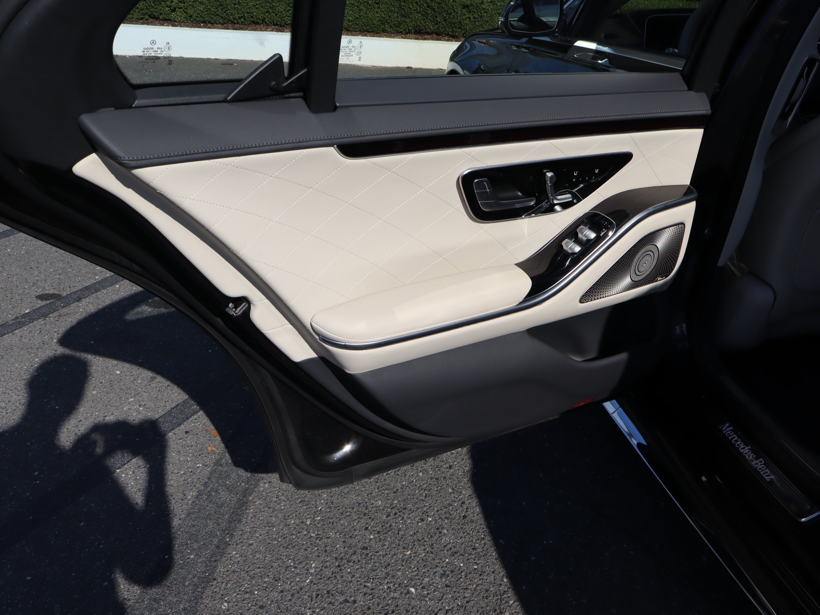 Used 2023 Mercedes-Benz S 500 4MATIC image 32