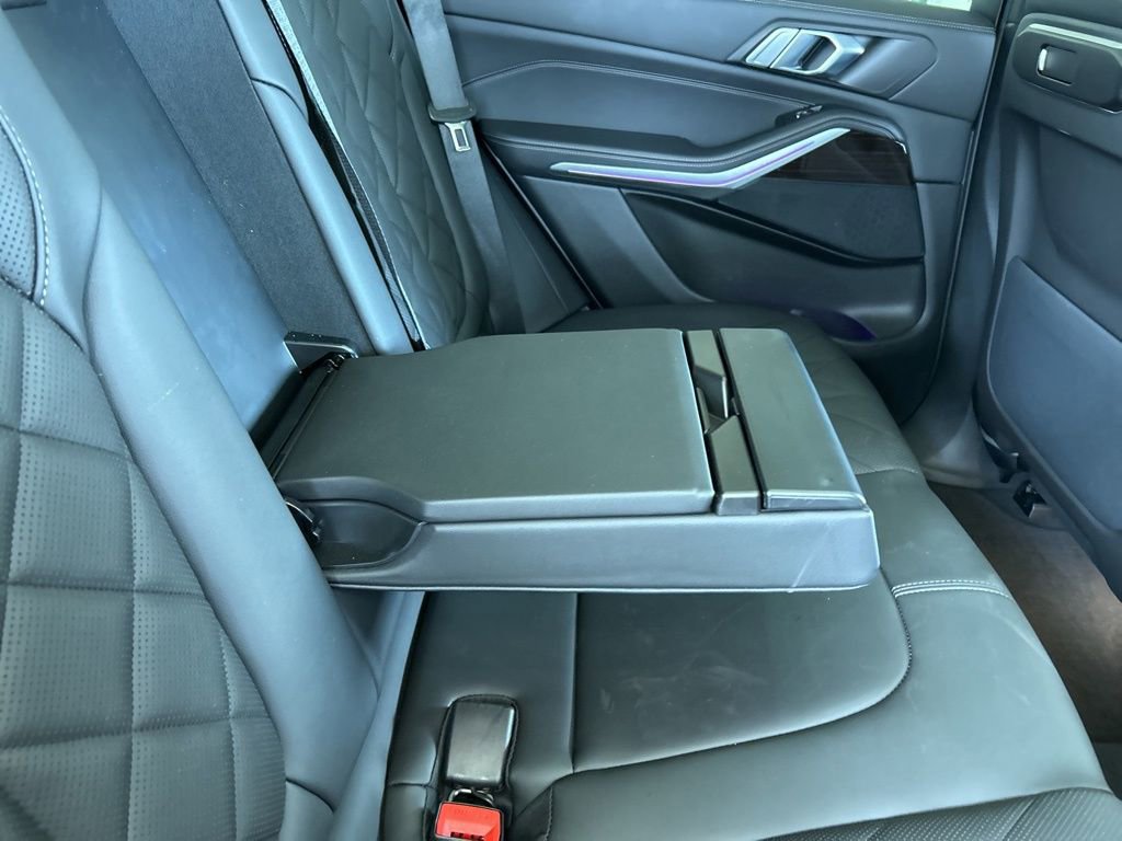 Used 2025 BMW X5 xDrive40i w/ M Sport Package image 31