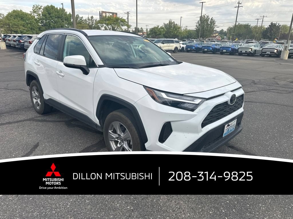 Used 2025 Toyota RAV4 XLE AWD/4WD image 12