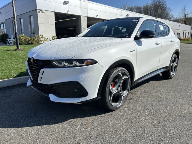 New 2026 Alfa Romeo Tonale w/ Quick Order Package 23H Volce AWD/4WD image 4