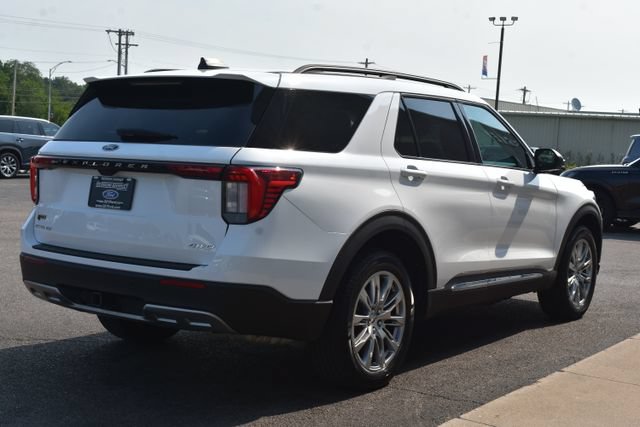 Used 2025 Ford Explorer Active w/ Active Comfort Package AWD/4WD image 11