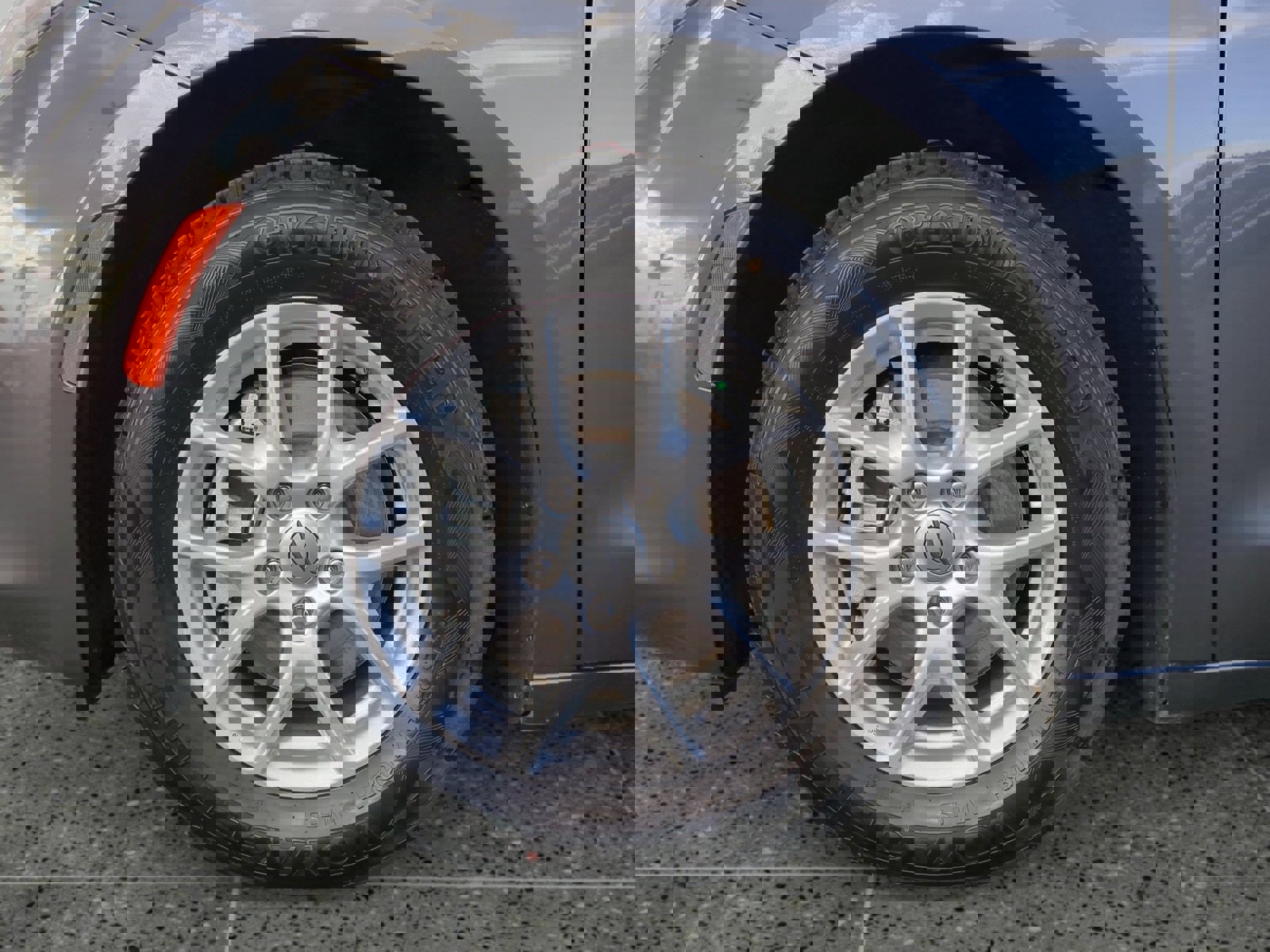 Used 2023 Chrysler Voyager LX image 14