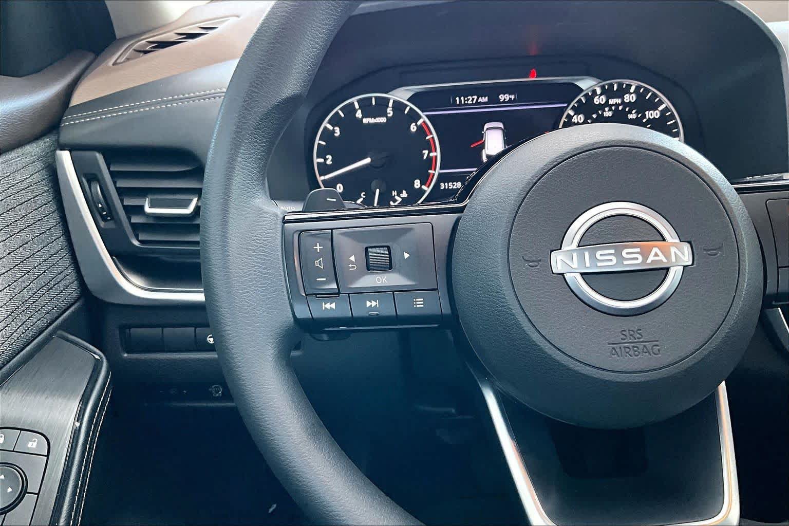 Used 2023 Nissan Rogue SV FWD image 24