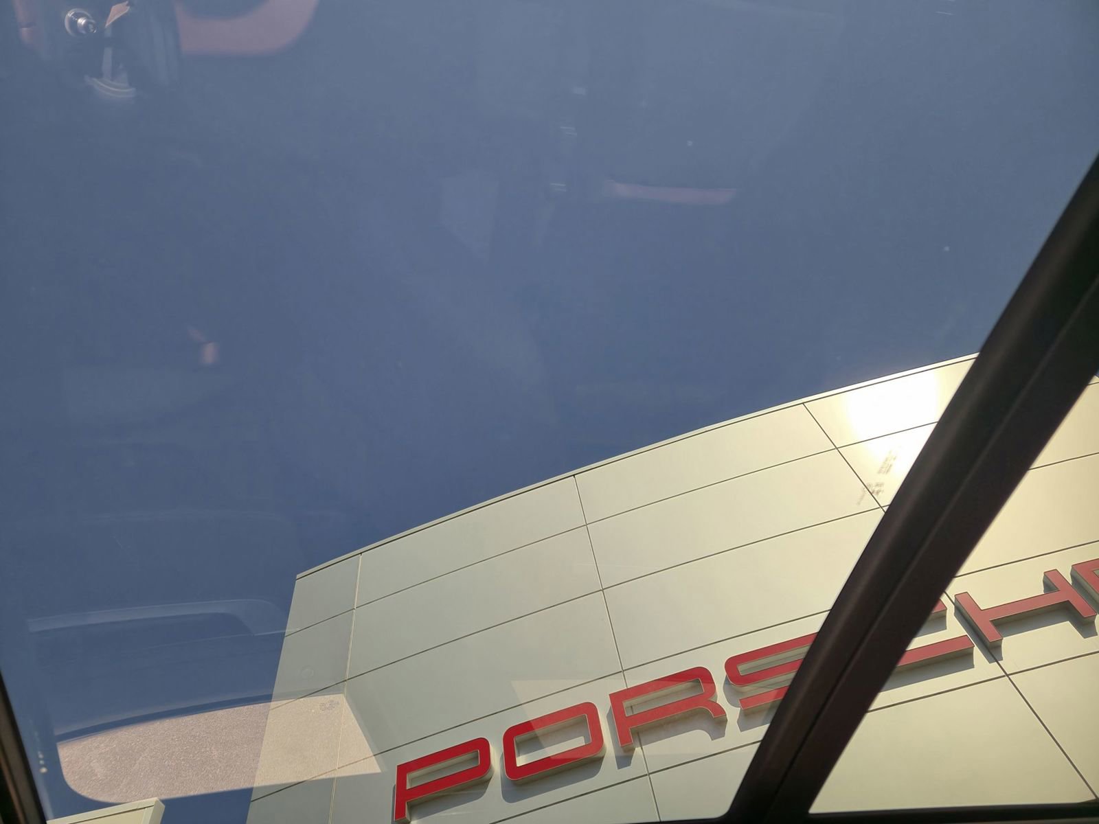 Certified 2025 Porsche Cayenne E-Hybrid image 31