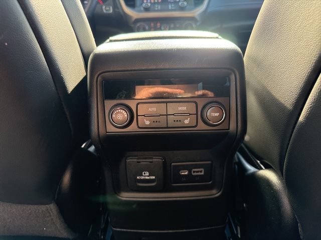 Used 2023 GMC Acadia Denali w/ Denali Technology Package AWD/4WD image 12