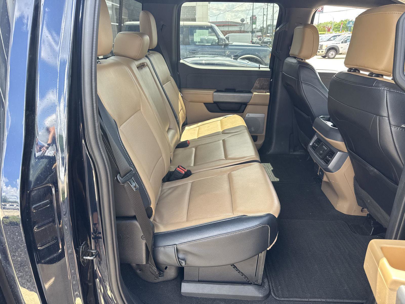 Used 2023 Ford F350 Lariat image 20