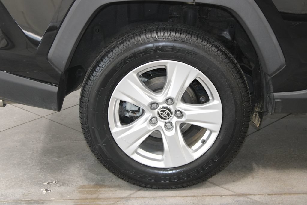 Used 2021 Toyota RAV4 XLE AWD/4WD image 44