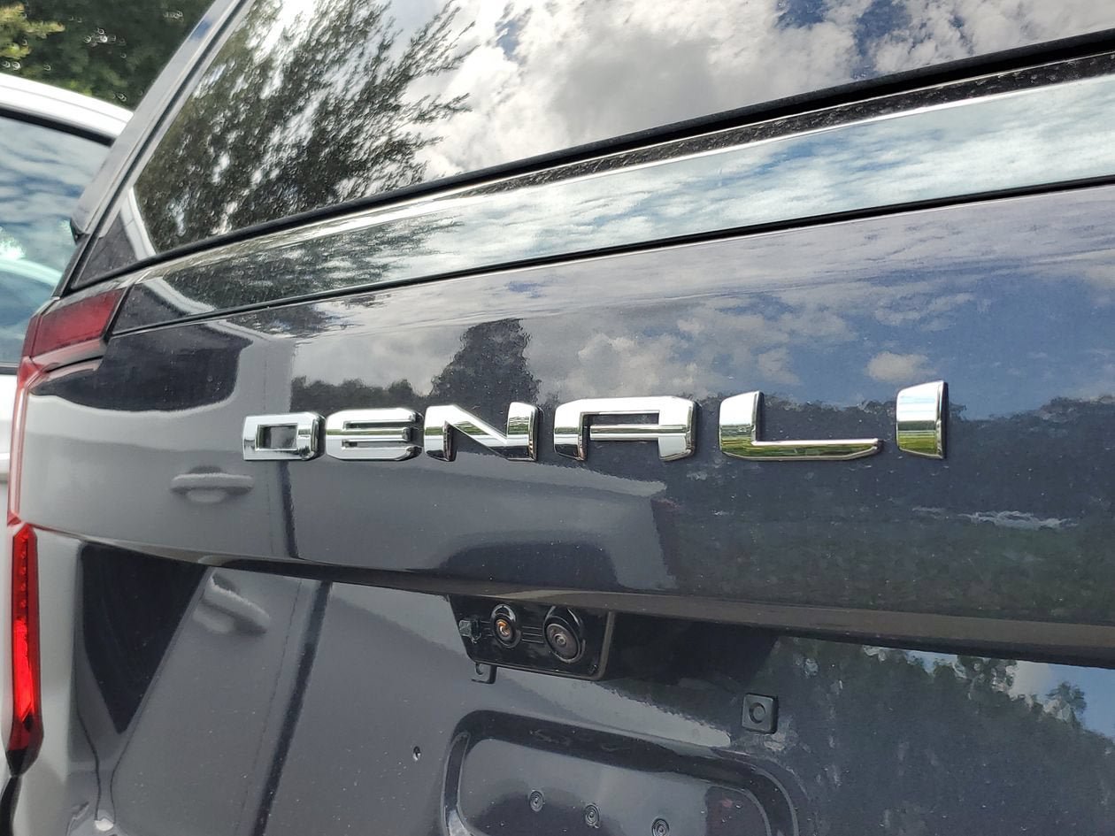 New 2026 GMC Yukon XL Denali Ultimate AWD/4WD image 9