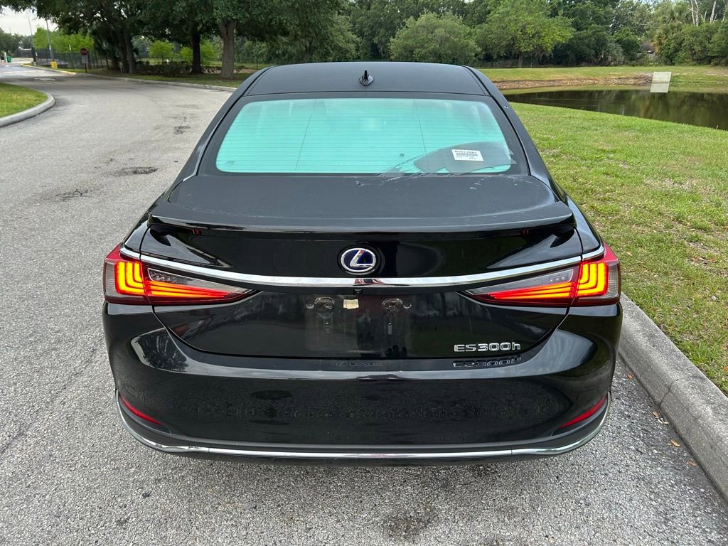 Used 2021 Lexus ES 300h w/ Premium Package FWD image 5