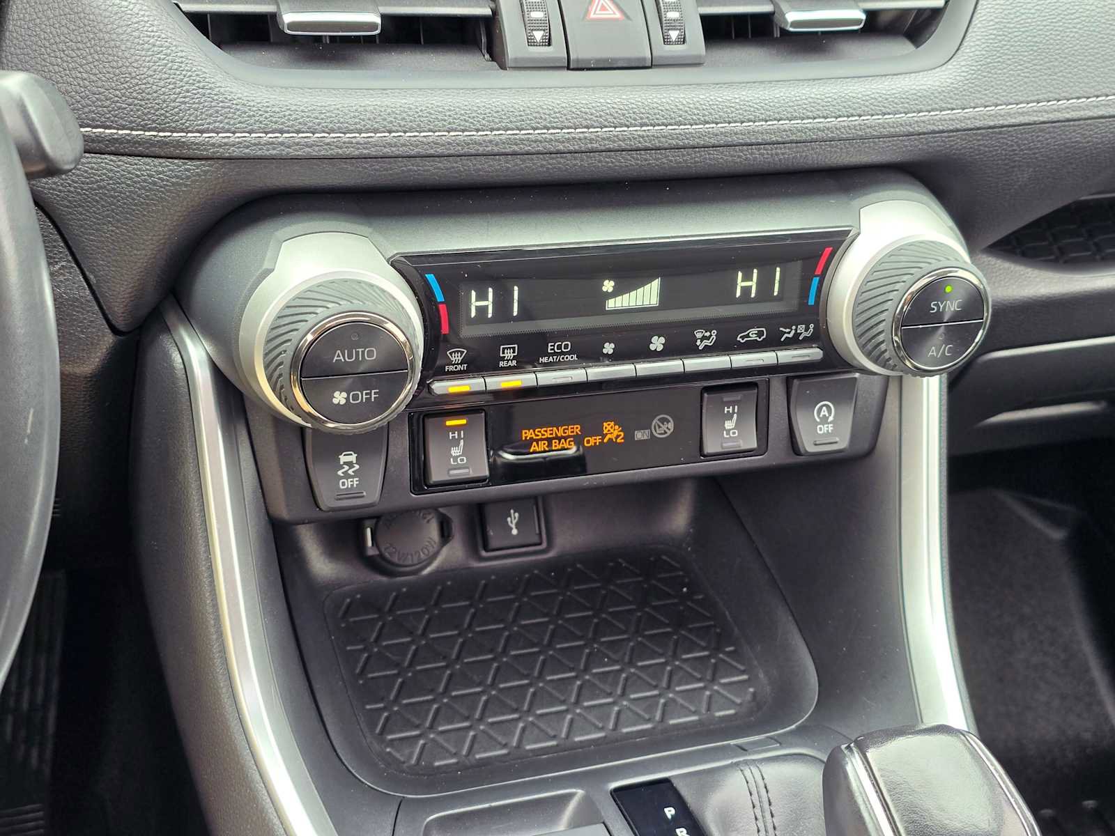 Certified 2020 Toyota RAV4 XLE Premium image 25