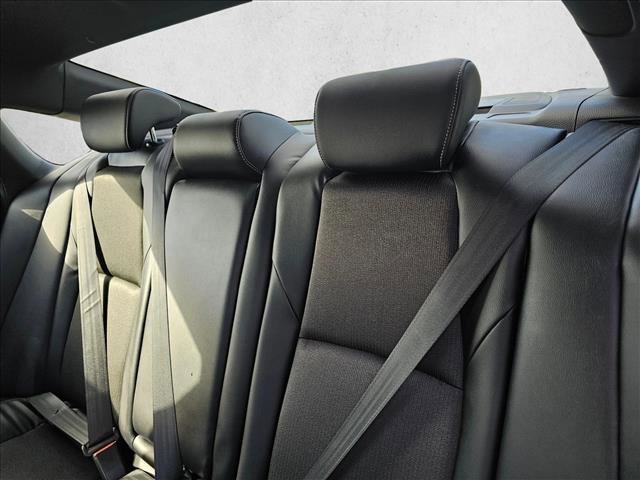 Used 2018 Honda Accord Sport image 12