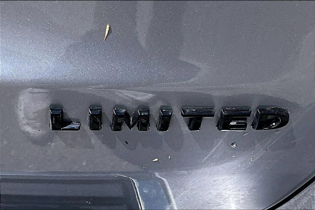 Used 2015 Jeep Grand Cherokee Limited w/ Luxury Group II AWD/4WD image 32