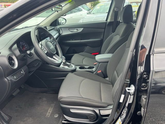 Used 2022 Kia Forte LXS image 10
