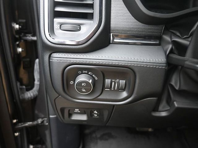 Used 2024 RAM 1500 Limited w/ Body Color Bumper Group image 33